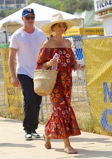 Rebecca Gayheart feet photo thumbnail