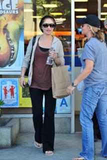 Rebecca Gayheart feet photo thumbnail