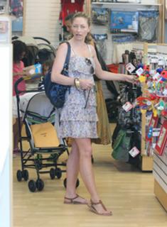 Rebecca Gayheart feet photo thumbnail