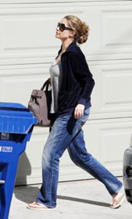 Rebecca Gayheart feet photo thumbnail