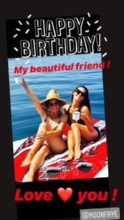 Rebecca Gayheart feet photo thumbnail