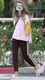 Rebecca Gayheart feet photo thumbnail