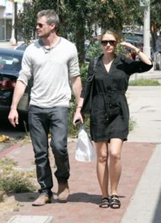 Rebecca Gayheart feet photo thumbnail