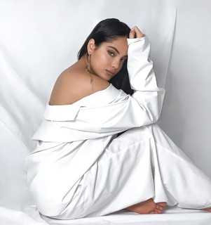 Rebecca Ghaderi feet photo 3