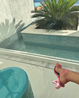 Rebecca Ghaderi feet photo 20