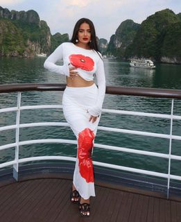 Rebecca Ghaderi feet photo 8