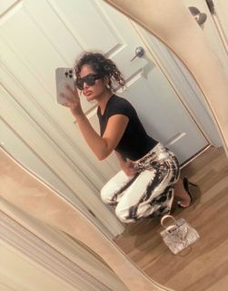 Rebecca Ghaderi feet photo 3