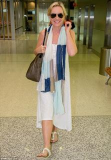 Rebecca Gibney feet photo 6