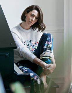Rebecca Hall feet photo thumbnail