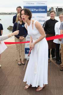 Rebecca Hall feet photo thumbnail