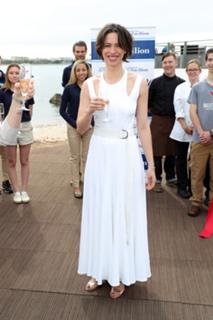 Rebecca Hall feet photo thumbnail