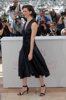 Rebecca Hall feet photo thumbnail