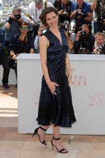 Rebecca Hall feet photo thumbnail