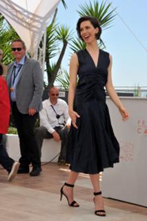 Rebecca Hall feet photo thumbnail