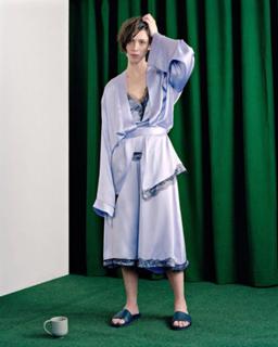 Rebecca Hall feet photo thumbnail