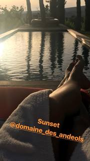 Rebecca Hall feet photo thumbnail
