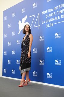 Rebecca Hall feet photo thumbnail