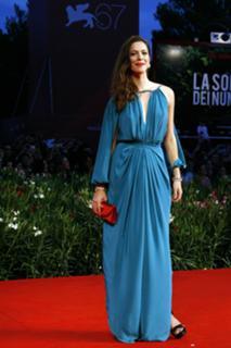 Rebecca Hall feet photo thumbnail