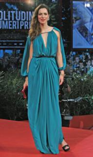Rebecca Hall feet photo thumbnail