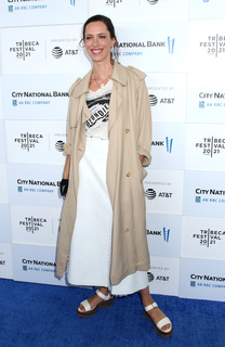 Rebecca Hall feet photo thumbnail