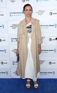 Rebecca Hall feet photo thumbnail