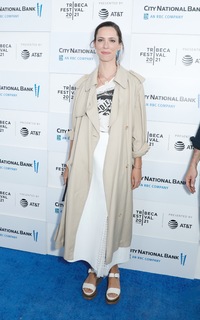 Rebecca Hall feet photo thumbnail