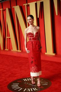 Rebecca Hall feet photo thumbnail