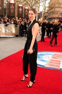 Rebecca Hall feet photo thumbnail