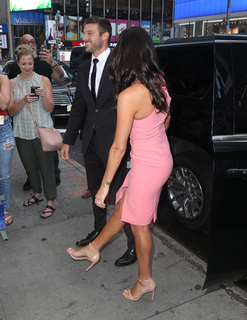 Rebecca Kufrin feet photo 9