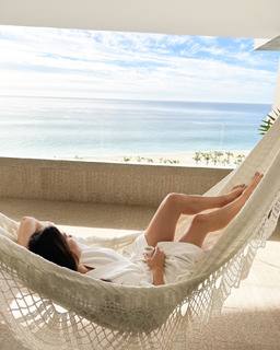 Rebecca Kufrin feet photo 5