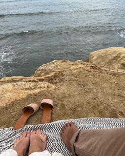Rebecca Kufrin feet photo 17