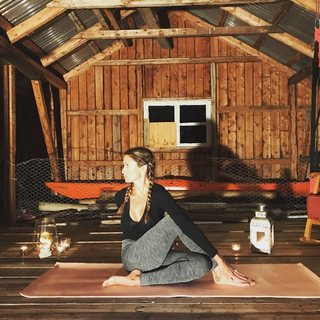 Rebecca Loos feet photo thumbnail