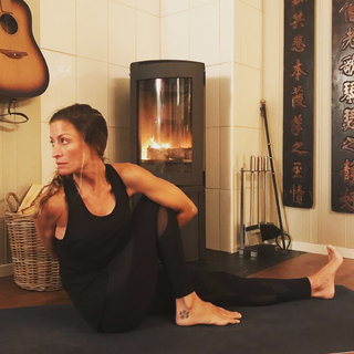 Rebecca Loos feet photo thumbnail
