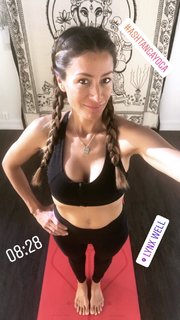 Rebecca Loos feet photo thumbnail