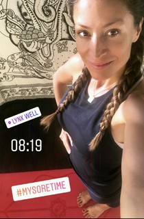 Rebecca Loos feet photo thumbnail