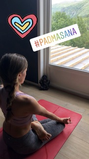 Rebecca Loos feet photo thumbnail