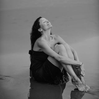 Rebecca Loos feet photo thumbnail