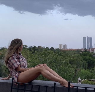 Rebecca Loos feet photo thumbnail