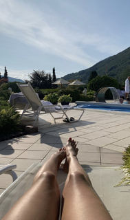 Rebecca Loos feet photo thumbnail