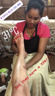 Rebecca Loos feet photo thumbnail