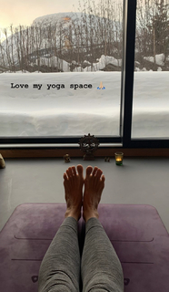 Rebecca Loos feet photo thumbnail