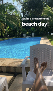 Rebecca Loos feet photo thumbnail
