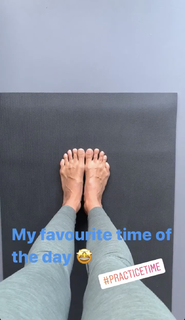 Rebecca Loos feet photo thumbnail
