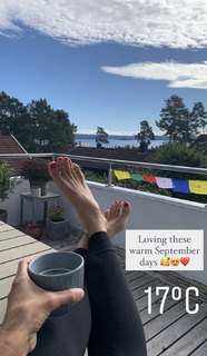 Rebecca Loos feet photo thumbnail