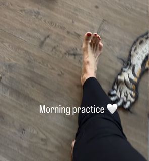 Rebecca Loos feet photo thumbnail