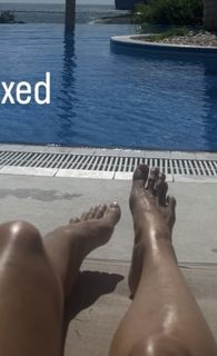 Rebecca Loos feet photo thumbnail
