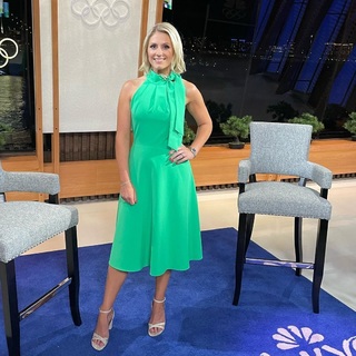 Rebecca Lowe feet photo 4