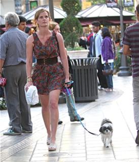 Rebecca Mader feet photo 1