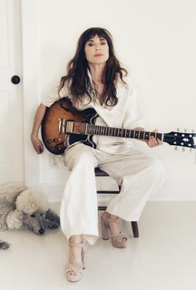 Rebecca Pidgeon feet photo 5