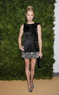 Rebecca Romijn feet photo thumbnail